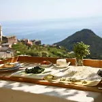 מלון Restaurant La Corniche 3*