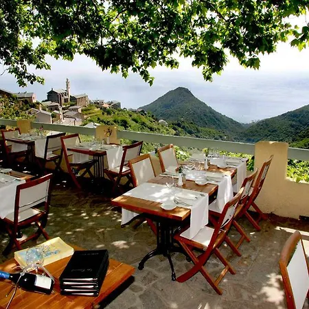 De La Corniche 3*