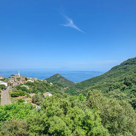 De La Corniche Hotel 3*