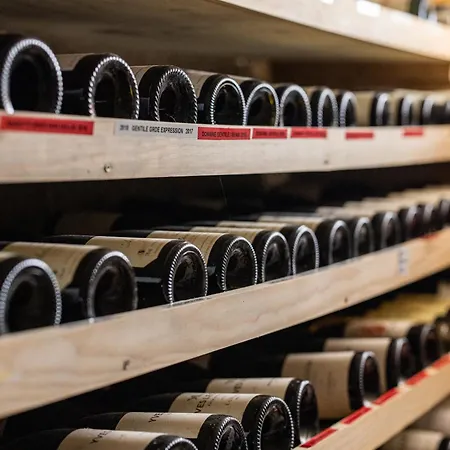 Hotel De La Corniche 3*