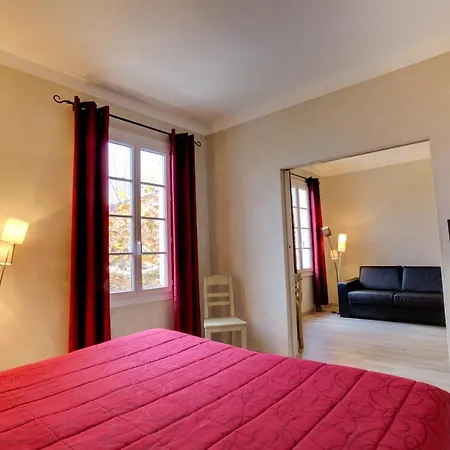 De La Corniche Hotel 3*