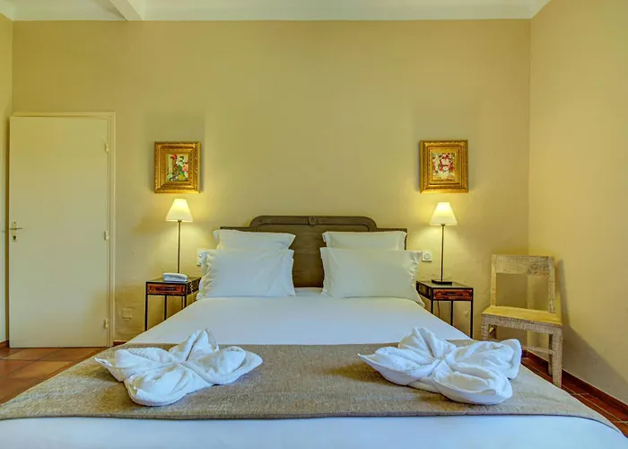 Hotel Restaurant La Corniche 3*